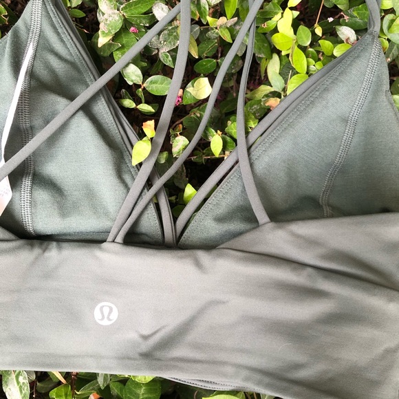 Size 10 Lululemon Pushing Limits Bra - Picture 4 of 7